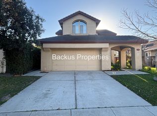 17630 Winding Creek Rd, Salinas, CA 93908