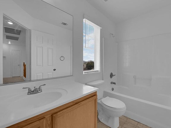 2nd image of 813 E La Madre Way