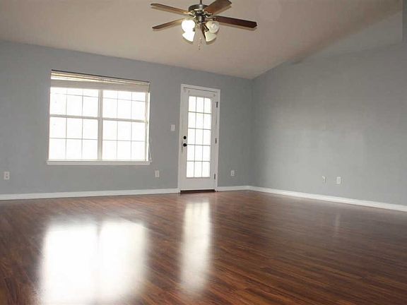 3rd image of 1657 Twin Pines Cir