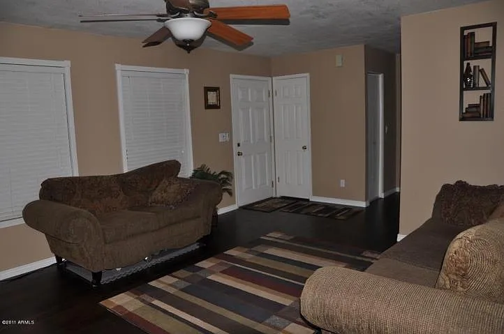 4621 W Gail Dr — Photo 3