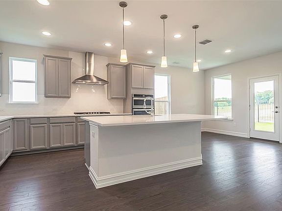 2nd image of 6501 Woodmere Ct