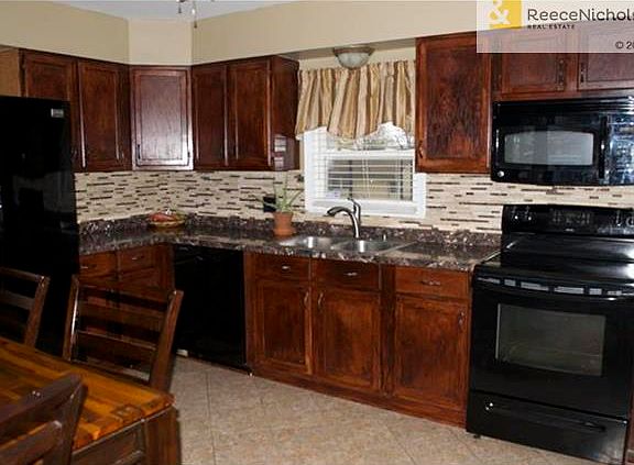 Updated Eat-In Kitchen!