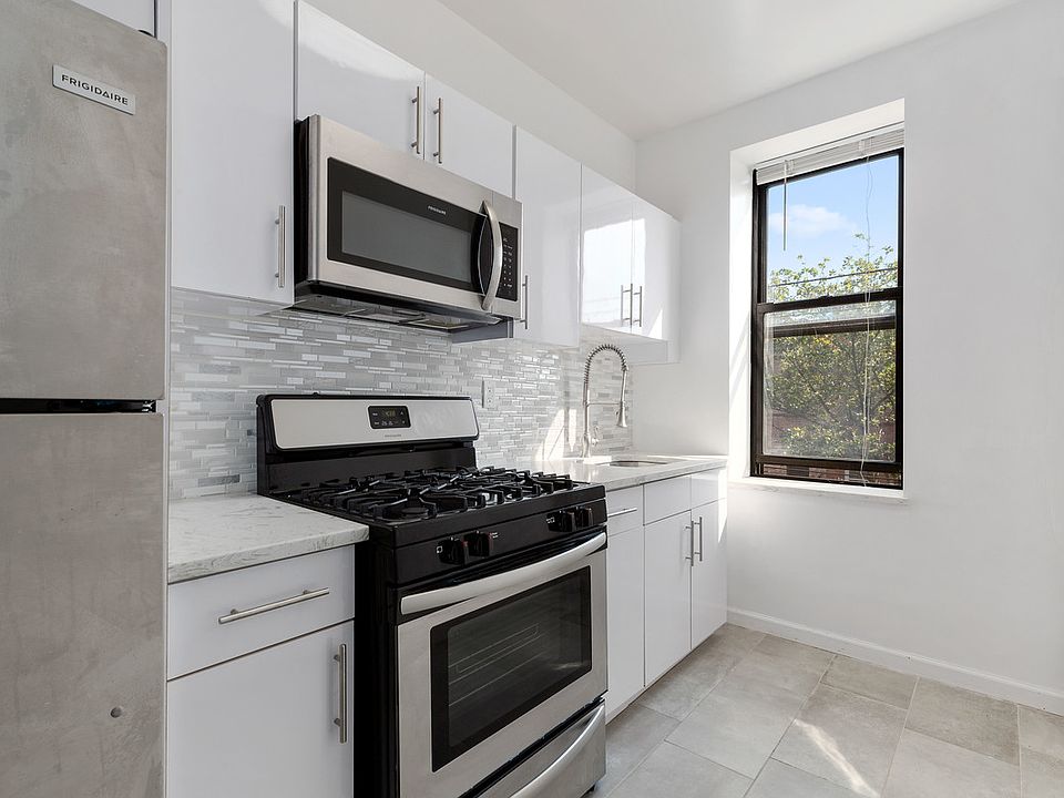 2nd image of 432 Suydam St APT D1