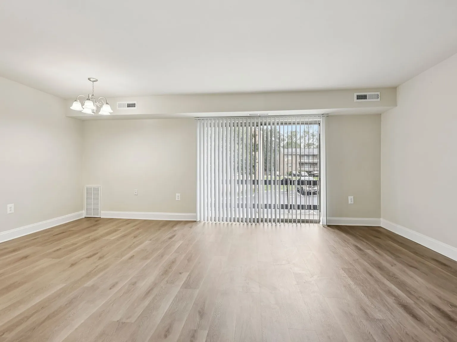Woods Edge Apartments — Photo 3