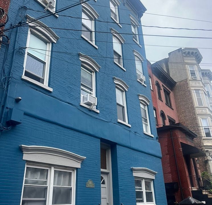 1st image of 543 Bloomfield St APT 1R