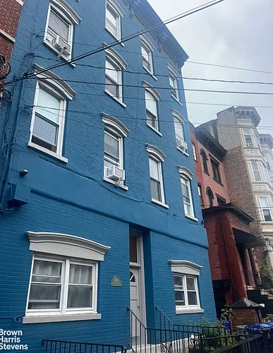 543 Bloomfield St #1R Photo 1