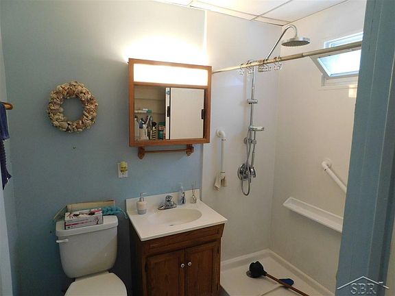 5th image of 710 N Harrison St