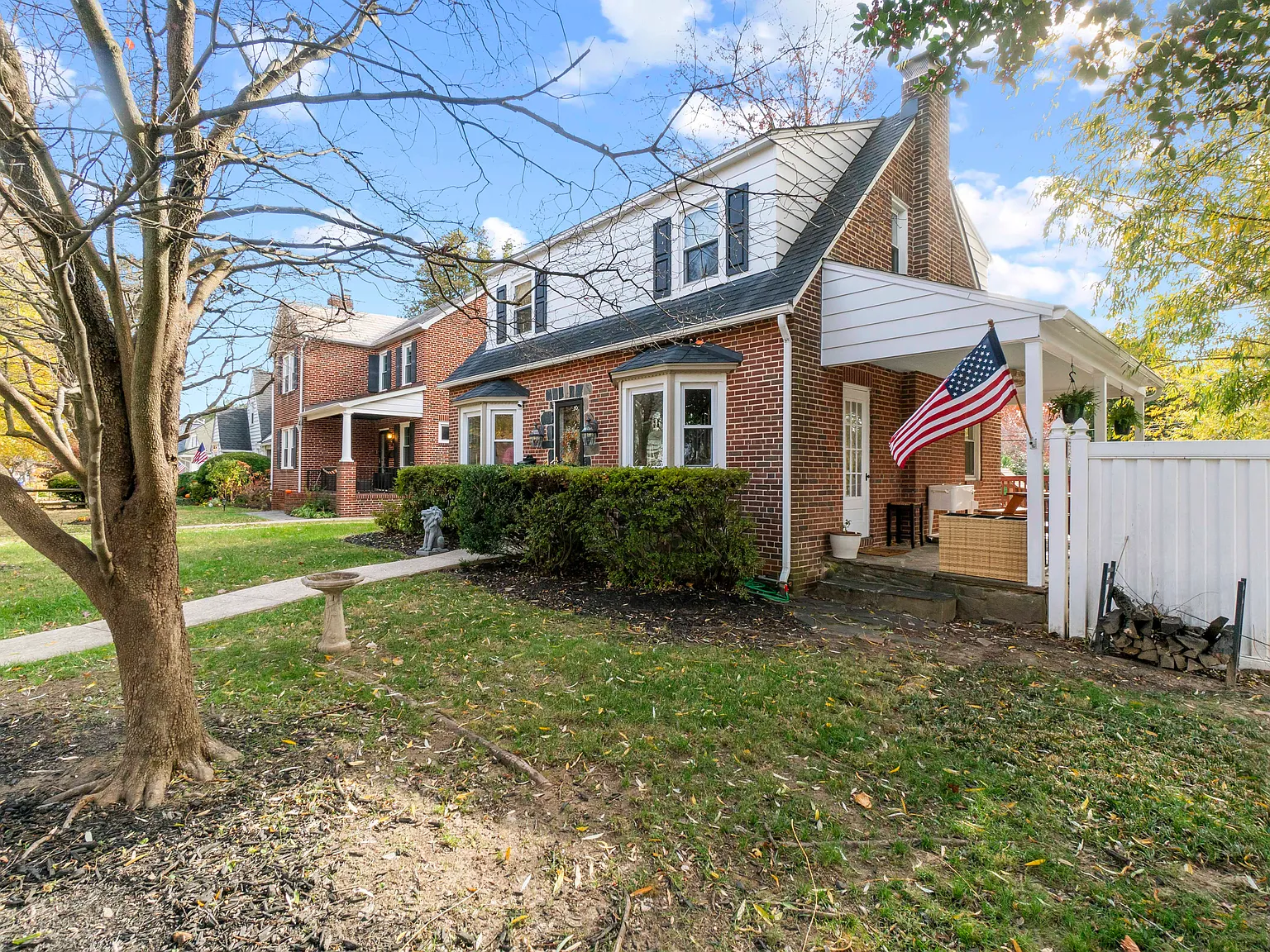 3 bed, 2.5 bath, 1704 sqft, $4,200 — Photo 3