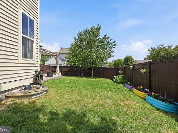 3rd image of 111 Rosemary Ln