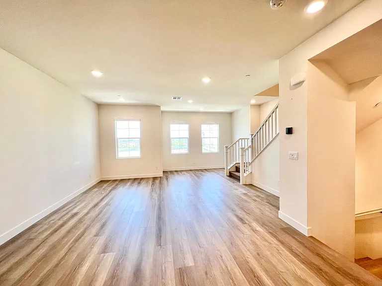 12932 Pacific Pl #11 — Photo 8