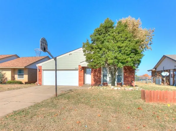 605 SE 34th St, Moore, OK 73160