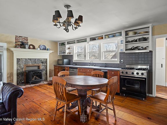 5th image of 24 Schmidt Road