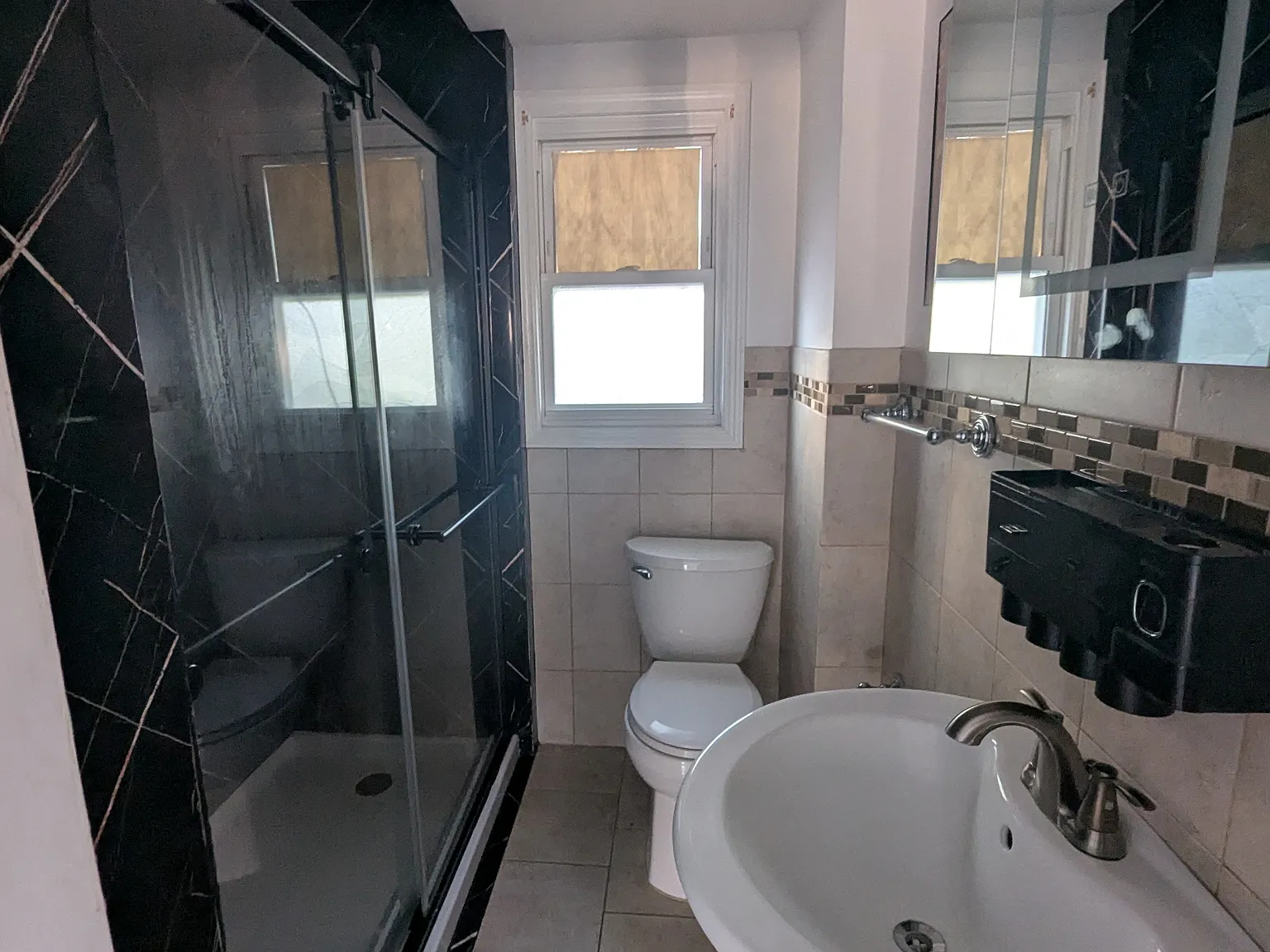 3 bed, 2.5 bath, 1256 sqft, $3,750 — Photo 4