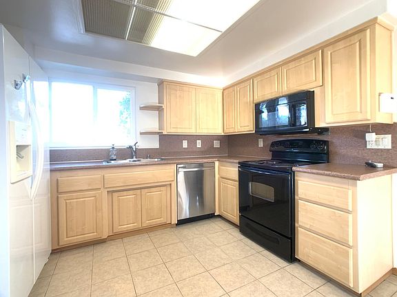4th image of 16680 Cresta Dr