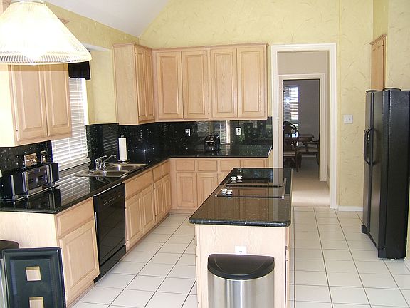4th image of 4652 Wales Dr