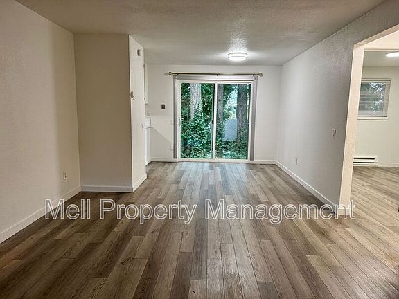 3rd image of 1829 SE Mason St #B
