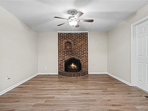 5th image of 1723 Waverly St