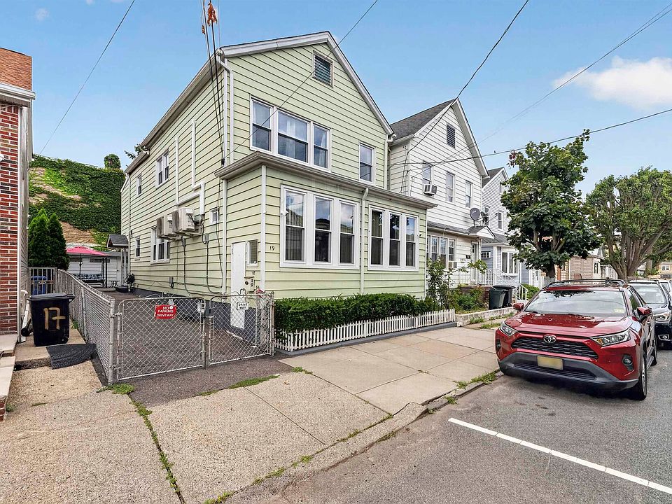 1st image of 19 E 14th St