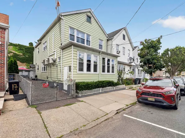 19 East 14th Street image 1 of 36