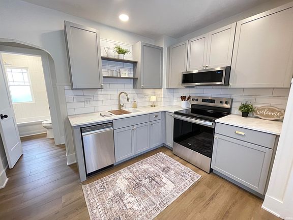 3rd image of 118 W 12th St