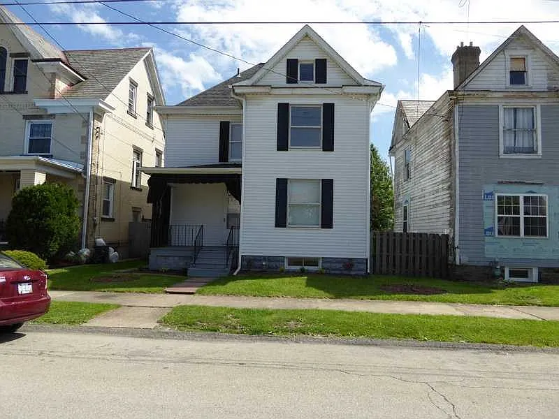 61 E Highland Ave photo 1