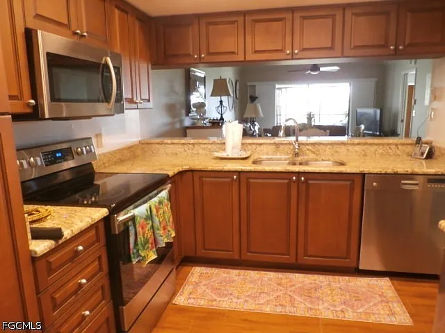 2 bed, 2.0 bath, 1216 sqft, $5,000 — Photo 3
