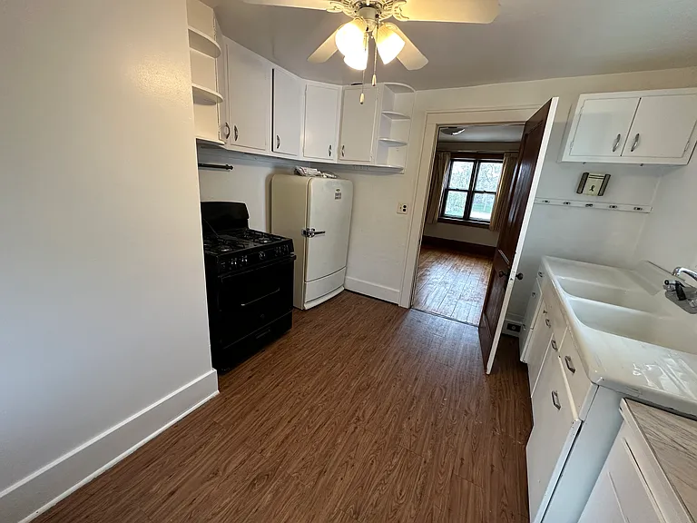 103 E Park Ln — Photo 11