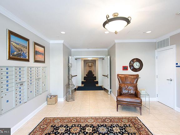 5th image of 301 Muir St Unit 202