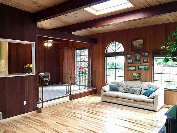 3rd image of 321 Los Altos Dr