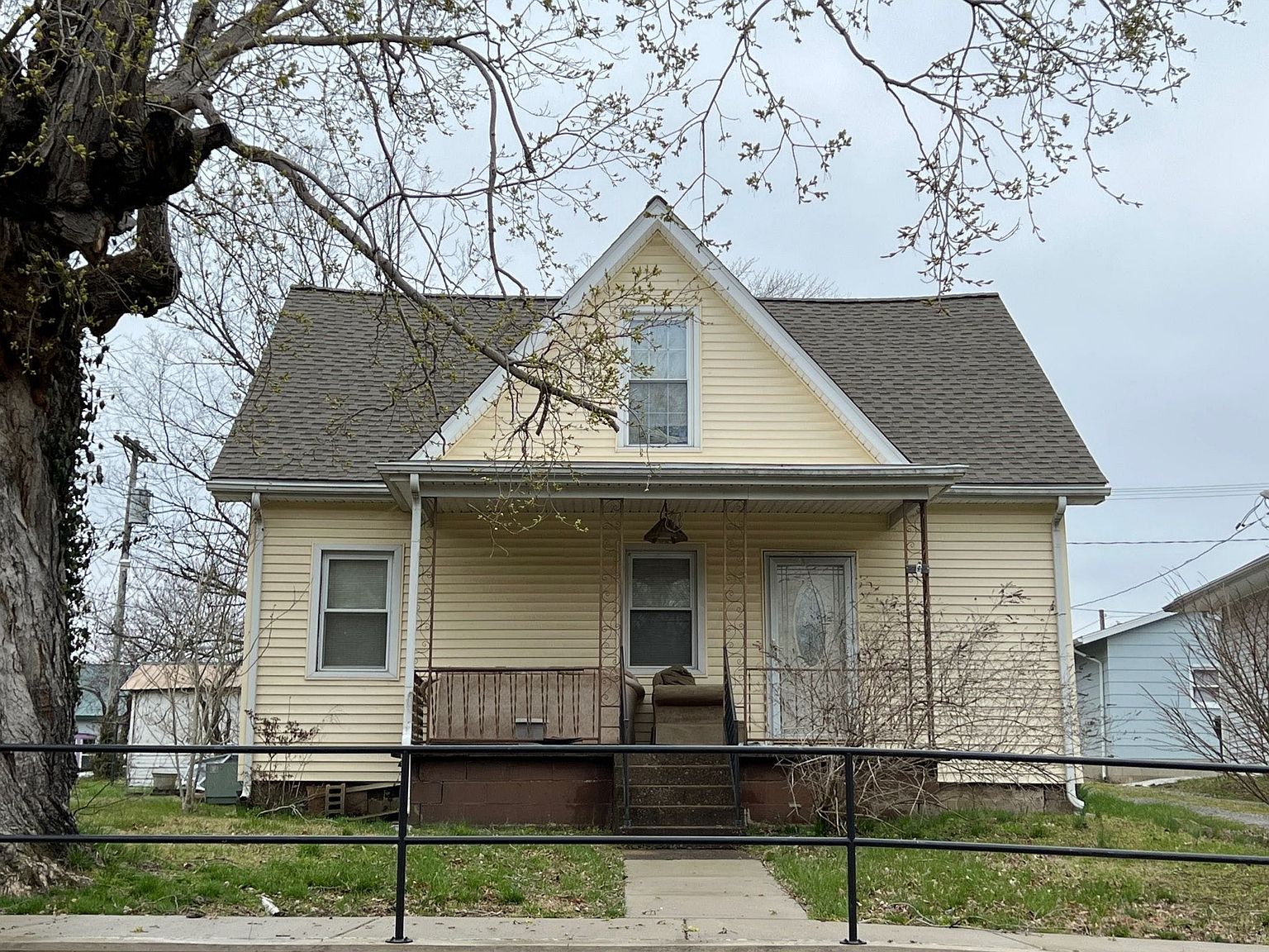 113 E Illinois St, Golconda, IL 62938 Zillow
