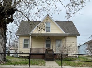 113 E Illinois St, Golconda, IL 62938