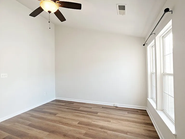 914 Bing Ln — Photo 11