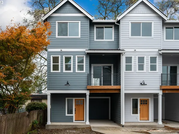 12076 SE Harold St #11, Portland, OR 97266