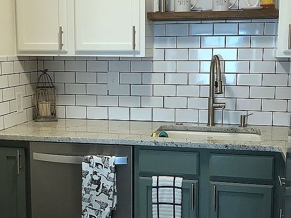 3rd image of 3961 Avilla Pl