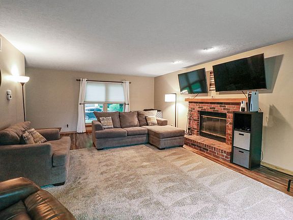 3rd image of 3716 Rawlings Dr