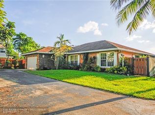 7830 NW 3rd Ct, Plantation, FL 33324