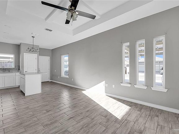 2nd image of 2713 Primrose Ave
