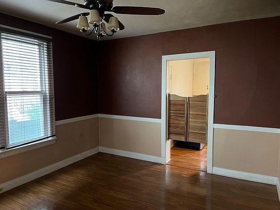 dining room to kitchen