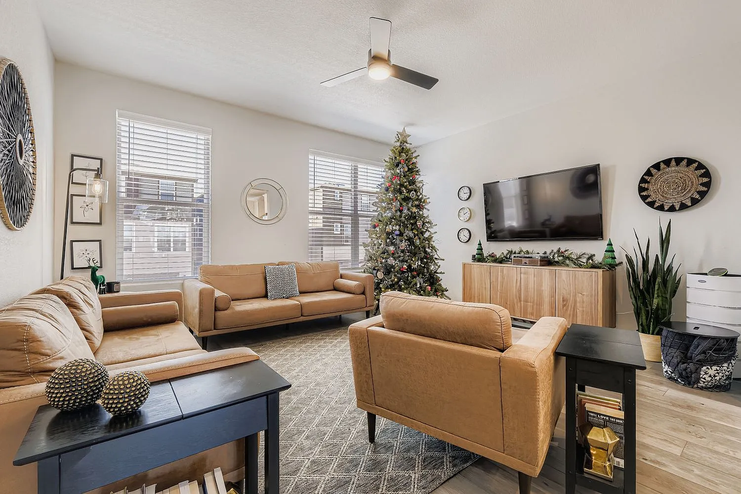 3 bed, 1988 sqft, $2,800 — Photo 4