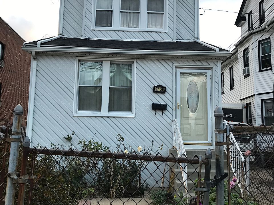 1st image of 9726 121st St