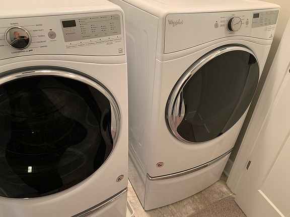 4th image of 215 Keaton Ct