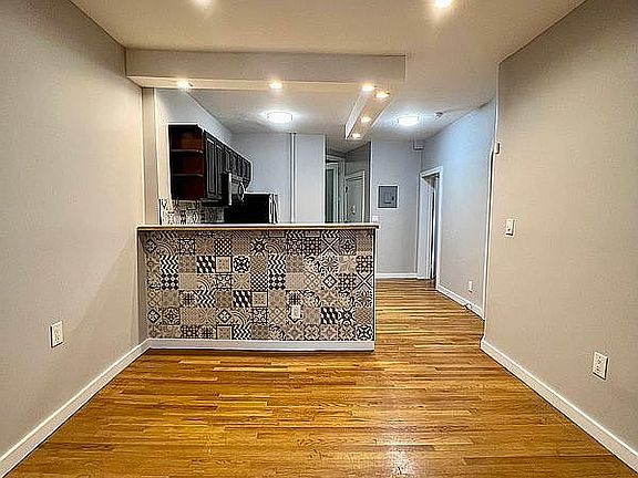 3rd image of 337 E 115th St #1D