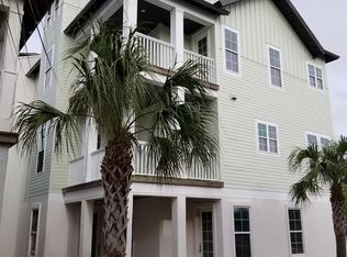 114 Lavaca Cir, Rockport, TX 78382
