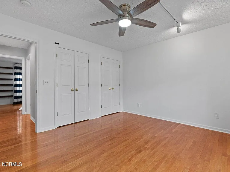 120 Crimson Ct — Photo 36