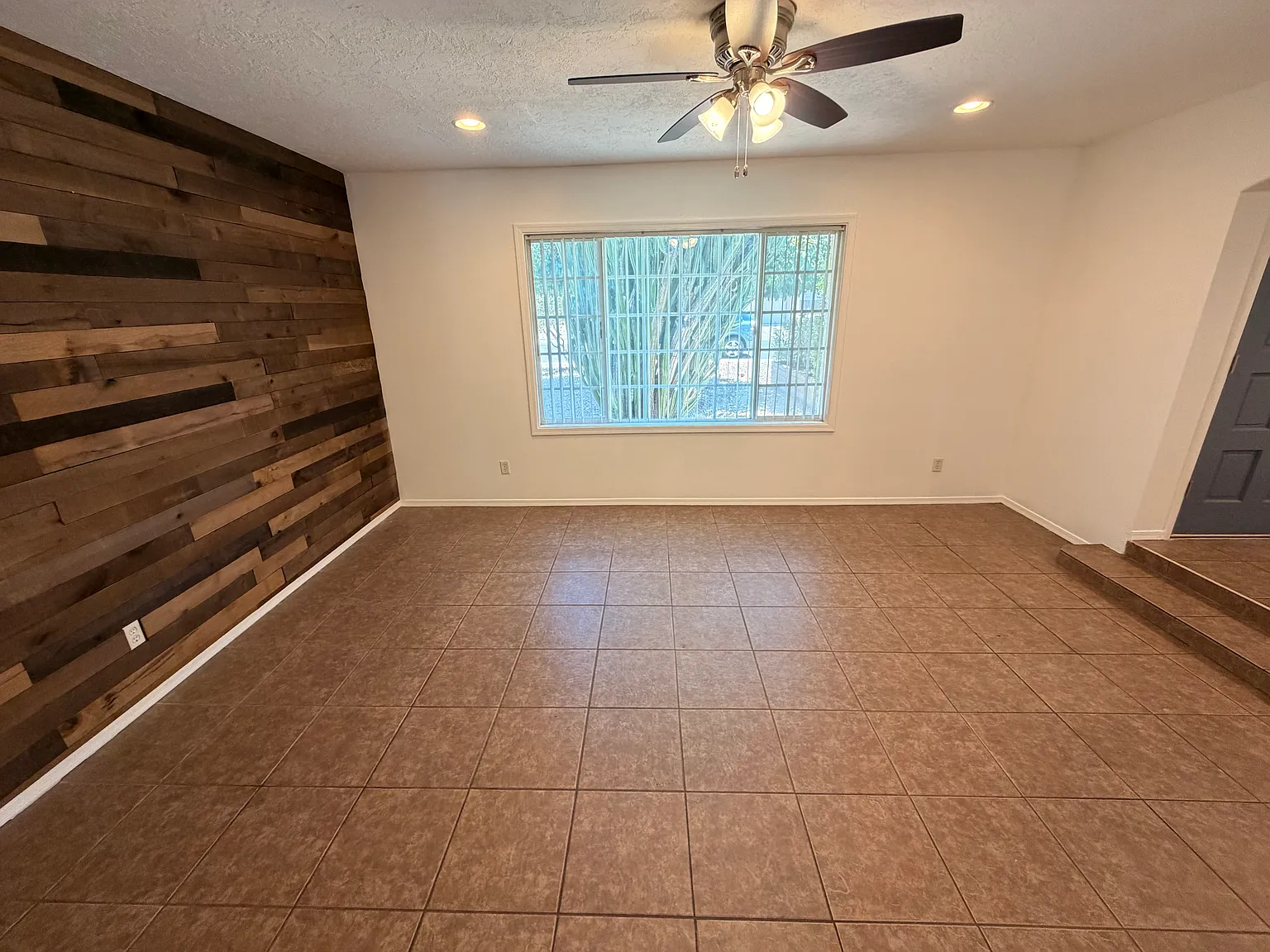 3 bed, 1832 sqft, $2,600 — Photo 4