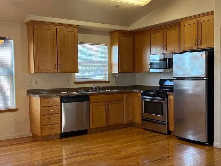 1655 Margo Ln #C — Photo 18