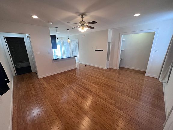 2nd image of 2714 E Monmouth St #1