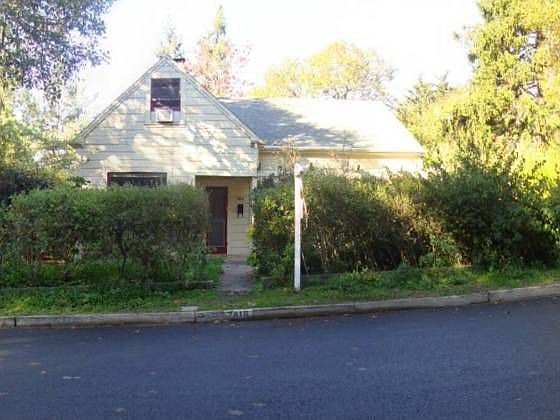 2nd image of 7416 Calder Ave