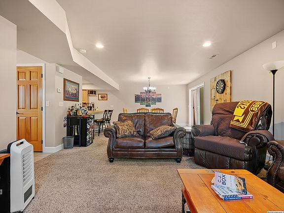 3rd image of 1412 Shield St