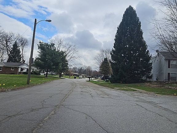 5th image of 2623 Bridle Ln